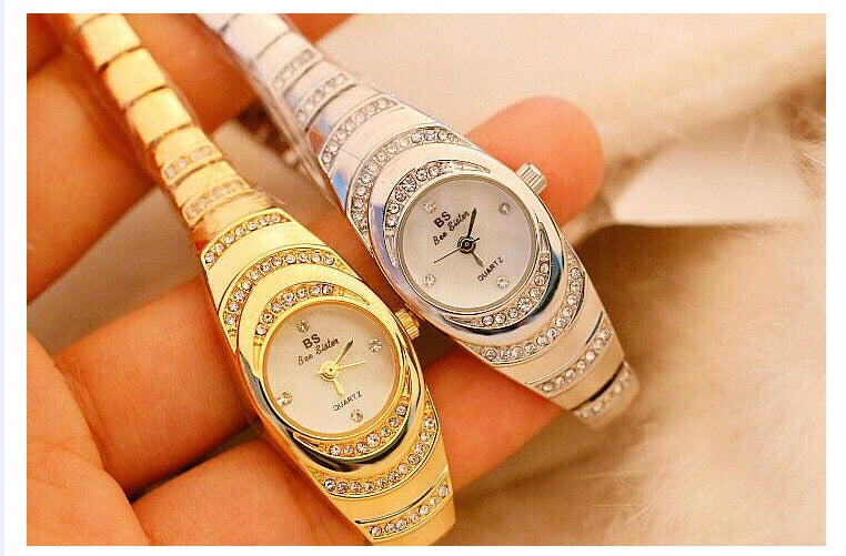 Luxury Gold Diamond Women’s Watch – Full Crystal Bracelet Wristwatch (DZ-7312)